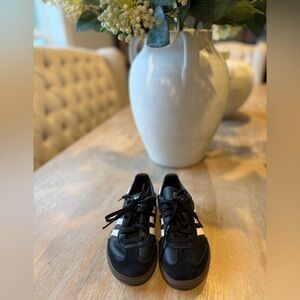 adidas Kids Black and White Sambas!